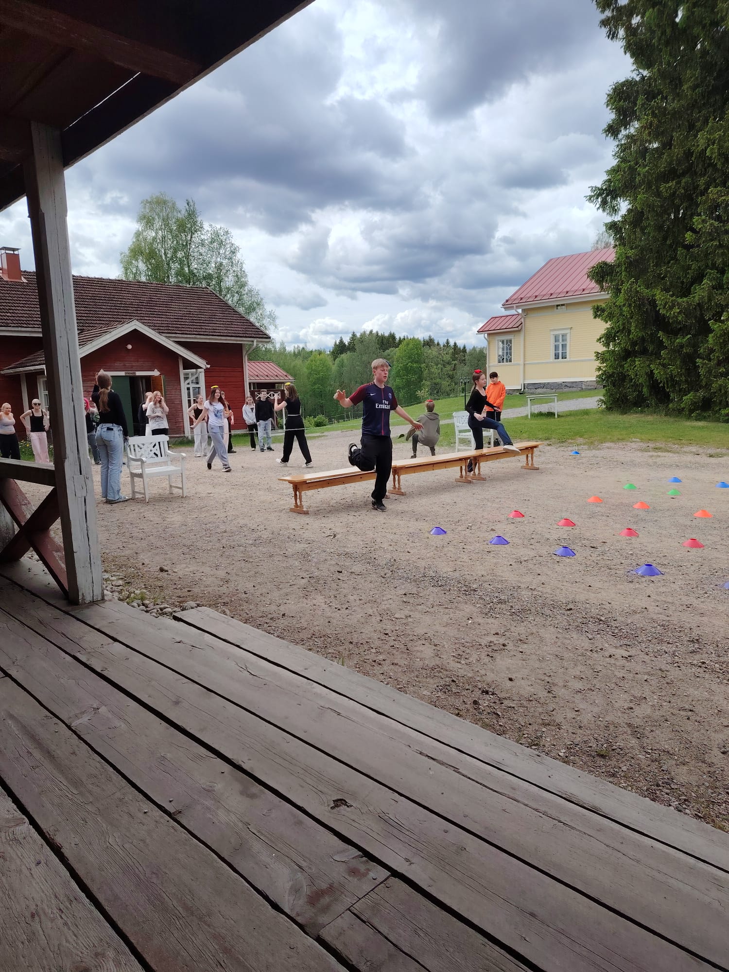 Leikkiä
